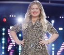 Kelly Clarkson Discusses What She Likes About ‘The Voice’ Over ‘American Idol’