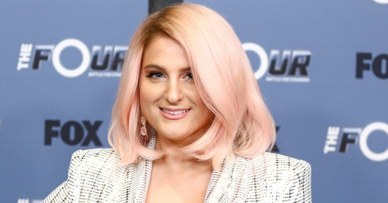 Kelly vs Meghan vs DJ Khaled: Who Will Win “Teen Choice TV Personality”?
