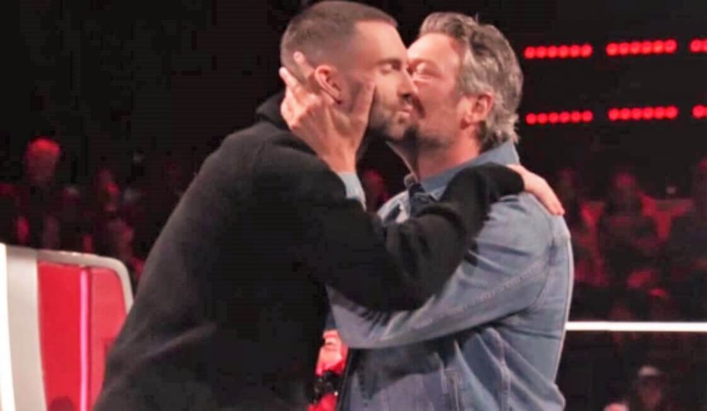 Blake Shelton Kisses Adam levine