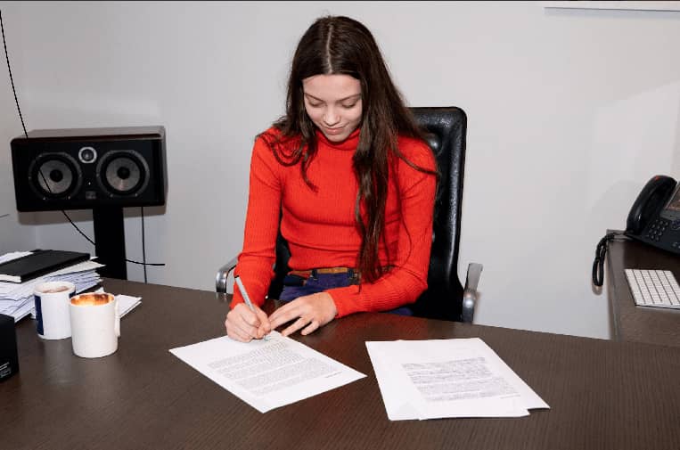 Courtney Hadwin Signs With Syco