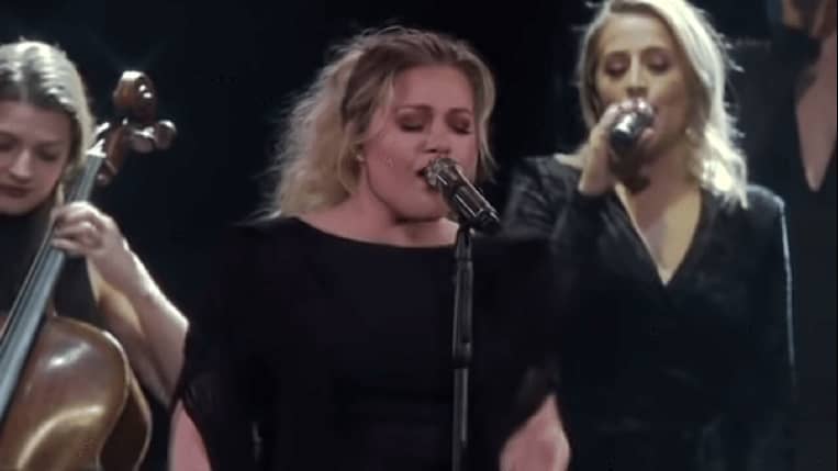 Kelly Clarkson cover tour