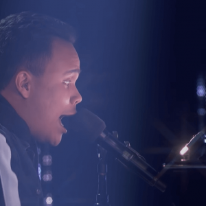 Kodi Lee performs on the "AGT Champions" finale