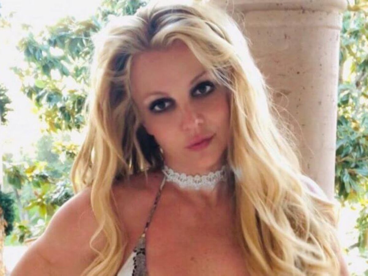 Watch Britney Spears Get Filthy Dancing To Ex Justin Timberlake His Response Is All Of Us