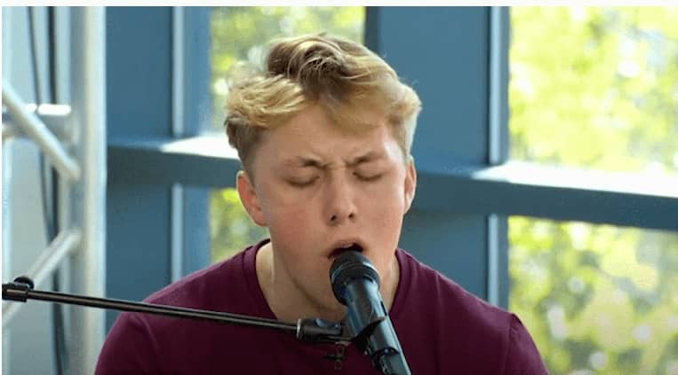 Singer Performs Emotional Original Song About Friends Suicide On ‘American Idol’ [VIDEO]
