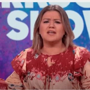 Kelly-Clarkson-Khloe-Kardashian-The-Kelly-Clarkson-Show-The-Impractical-Jokers