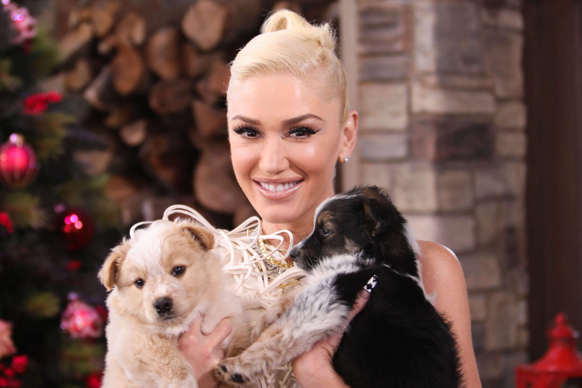 How Much Does Gwen Stefani's Engagement Ring From Blake Shelton Cost