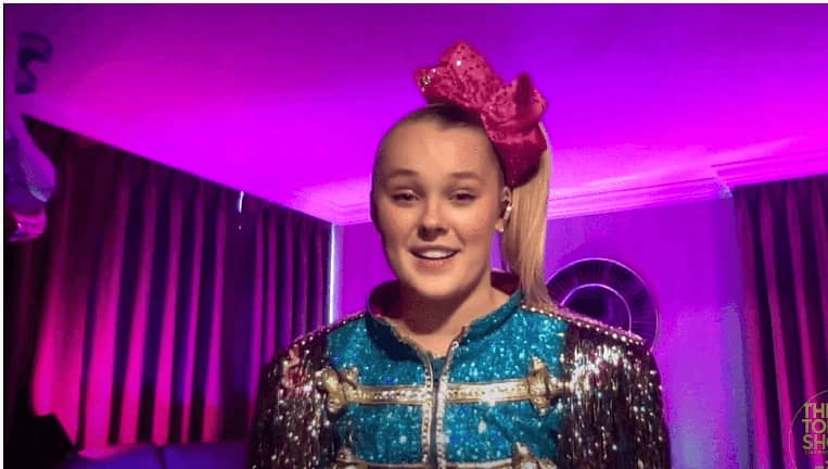 What We Know About JoJo Siwa’s Relationship With ‘Perfect’ Girlfriend [VIDEO]