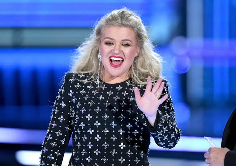 Kelly Clarkson Gives Fans A Glimpse Into Her Home Decorating Style