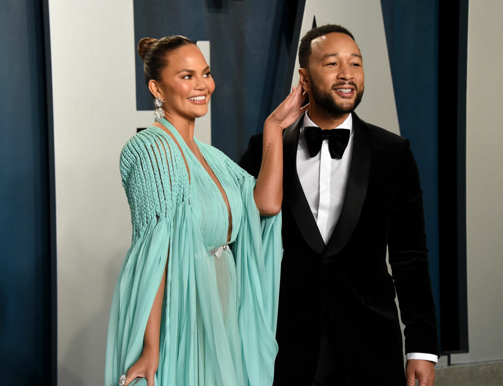 Chrissy Teigen Calls Out John Legend For Forgetting THIS In His Grammys Speech