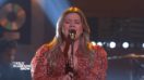 Kelly Clarkson Channels Her Inner Ariana Grande And We’re All Feeling It [VIDEO]