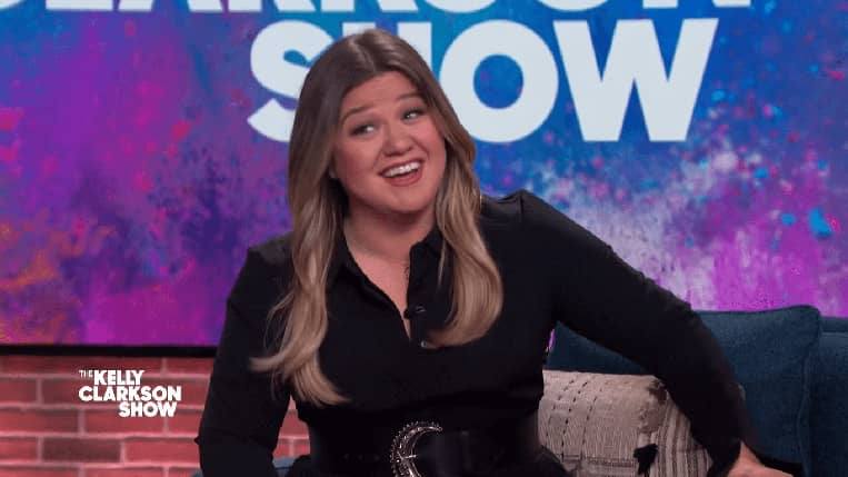 Kelly Clarkson Tells Hilariously TMI Number Two Story