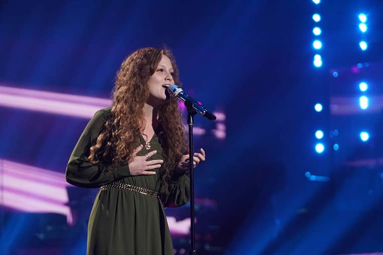 American-Idol-Finale-American-Idol-Cassandra-Coleman-Lindsey-Buckingham