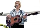 ‘American Idol’s Maddie Poppe Announces Acoustic Christmas Tour