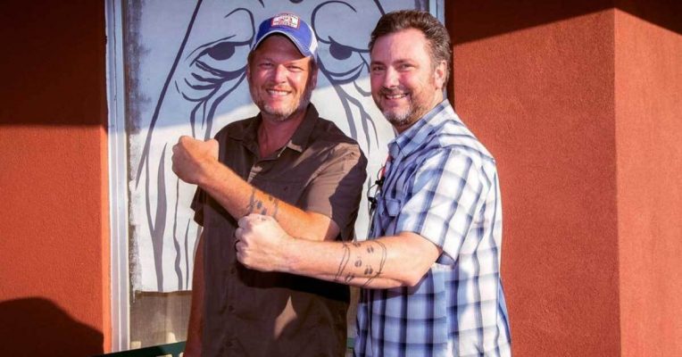 Blake Shelton Meets His Twin During 45th Birthday Celebration at Ole Red