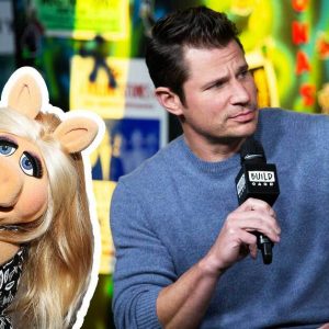 Nick Lachey and Miss Piggy
