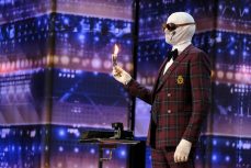 Spooky Magician Klek Entos Brings Mystery to ‘America’s Got Talent’