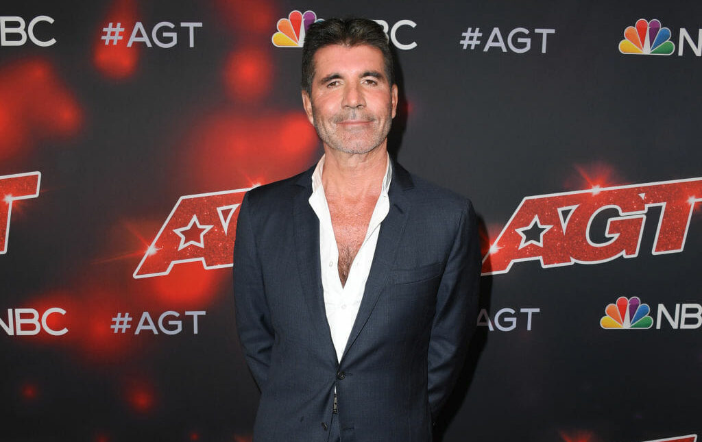 Simon Cowell Seen For The First Time After Bike Accident And He’s Looking…