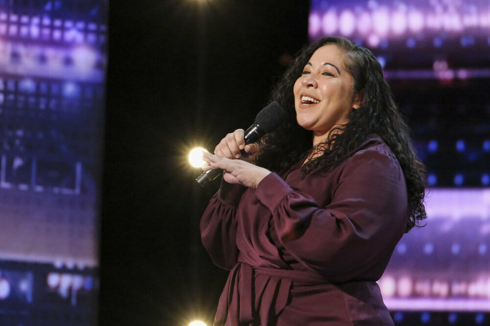 ‘AGT’s Gina Brillon to Perform at Same Comedy Club as Howie Mandel, What Else to Know About the Star