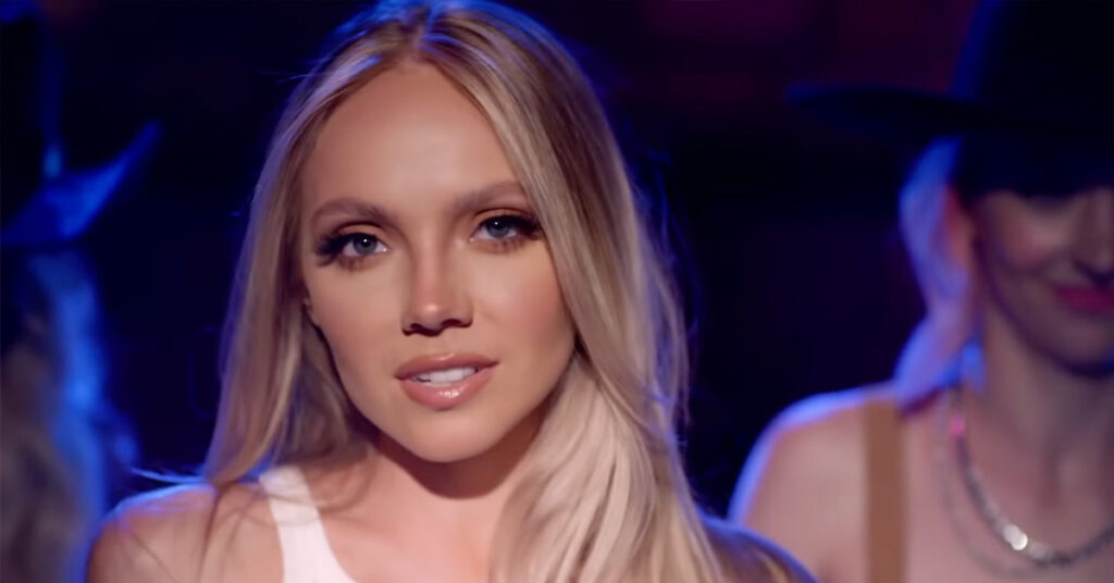 'the Voice' Winner Danielle Bradbery Shows Her Sultry Side In New Music 