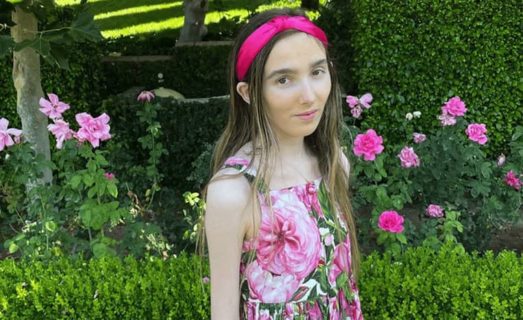 meet-caroline-tiktok-s-aspiring-pop-singer-with-an-inspirational-message