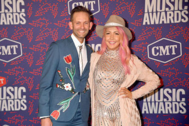 ‘The Voice’ Season 8 Runner-Up Meghan Linsey Elopes with Tyler Cain in Hawaii