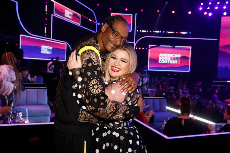 Snoop Dogg and Kelly Clarkson american song contest