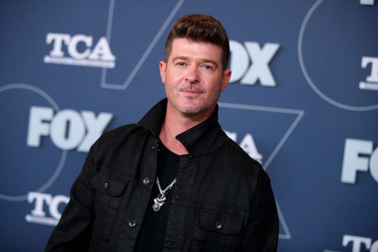 Robin Thicke Performs Song ‘Day One Friend’ A Cappella on ‘The Nick Cannon Show’