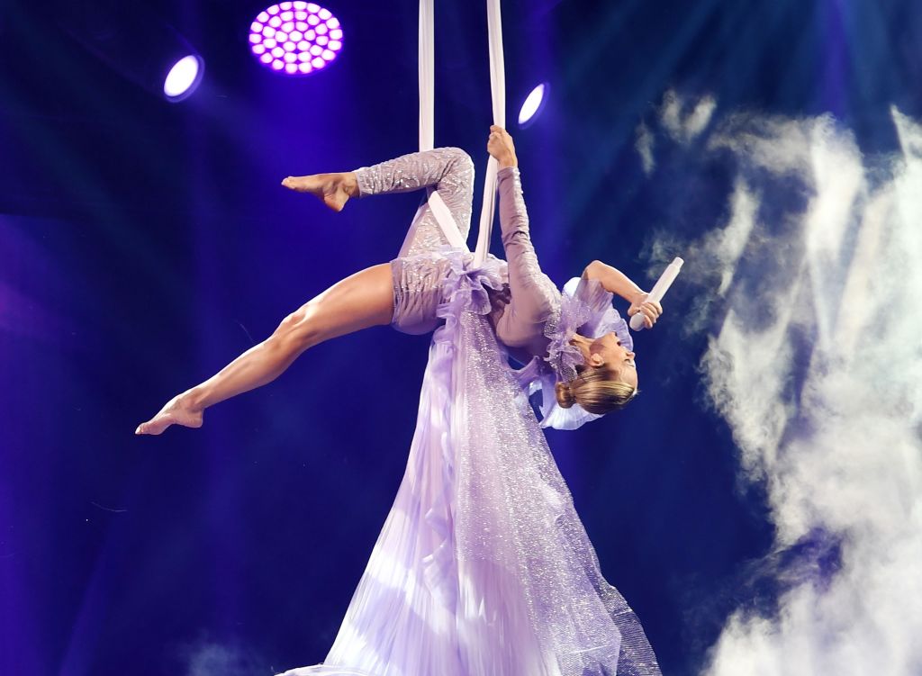Carrie Underwood Steals the Show With Aerial Acrobatics at the CMT Music Awards