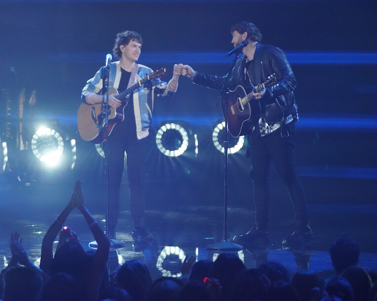 Fritz Hager Performs with James Arthur in the 'American Idol' Finale