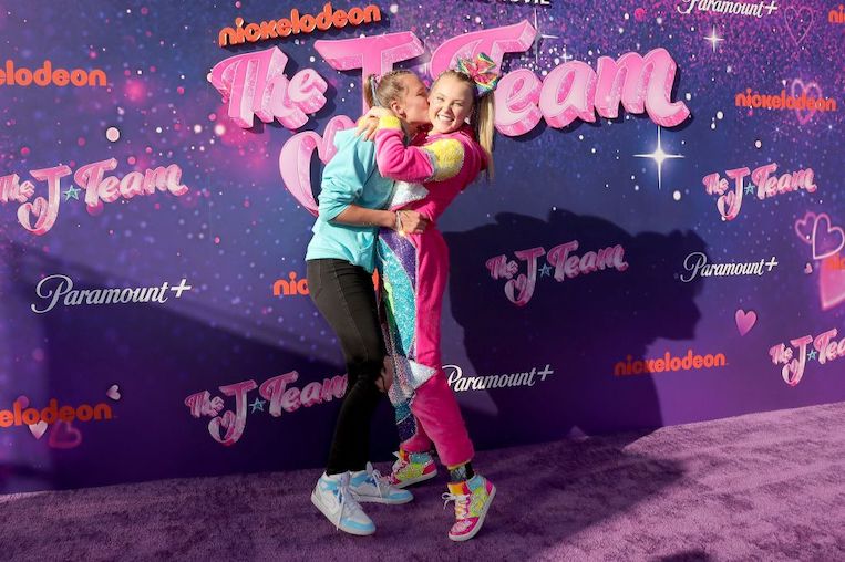 JoJo Siwa, Kylie Prew Finally Confirm They’re Back Together With Sweet Disney Photos