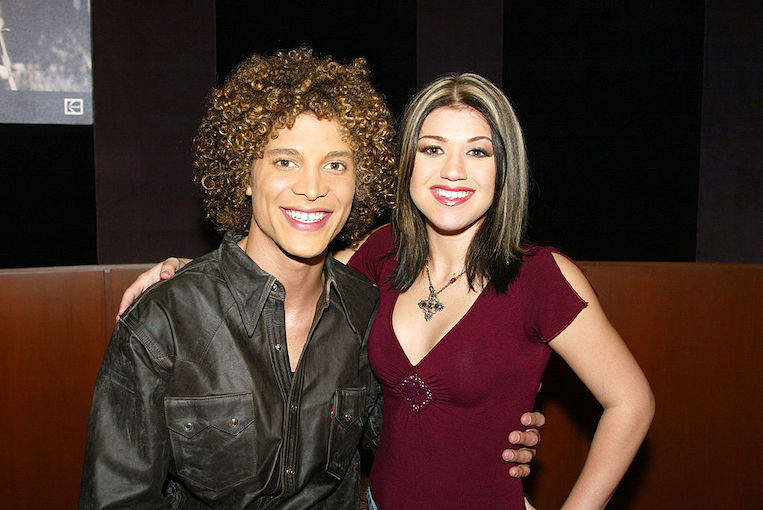 Justin Guarini and Kelly Clarkson on 'American Idol'