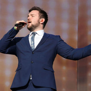 Richard Hadfield performs at British Summertime 2015