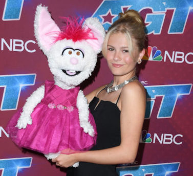 Darci Lynne Farmer Performs a Comedy Skit Without a Puppet