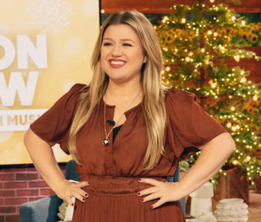 Fans Can Expect Kelly Clarkson’s Divorce Album To Be Dance-Worthy