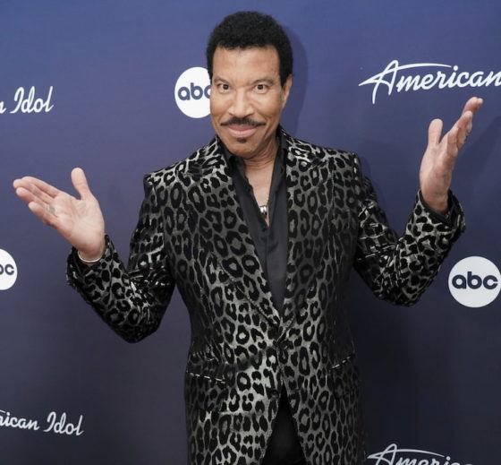 Lionel Richie on the 'American Idol' red carpet 