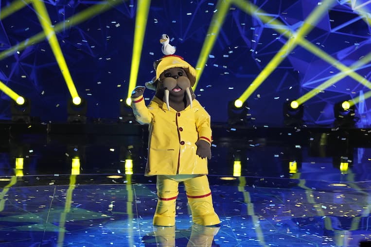 Walrus on 'The Masked Singer's 90's Night