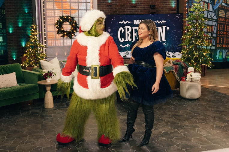 The Grinch and Kelly Clarkson on 'The Kelly Clarkson Show'