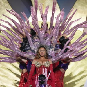 The Mayyas and Beyonce on stage in Dubai