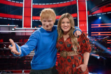Kelly Clarkson Makes Ed Sheeran Reveal His Favorite Coach on ‘The Voice’