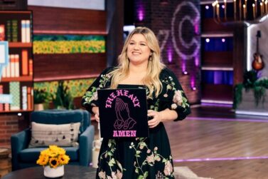 Kelly Clarkson Reveals Why She Chose to Move Her Talk Show to New York
