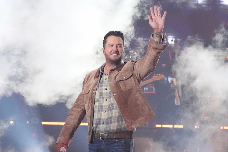 Luke Bryan performs on 'American Idol'