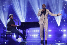 Terry Crews Sings ‘A Thousand Miles’ to Open ‘AGT’ Results Show
