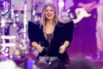 Kelly Clarkson’s Home Burned Down Before She Auditioned for ‘American Idol’