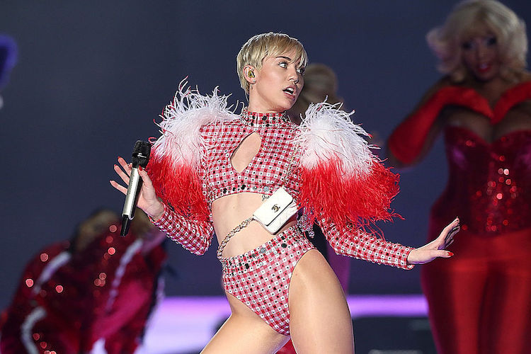 Miley Cyrus on the Bangerz tour