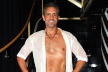 Mauricio Umansky is Spending His Holiday Vacation Apart From Kyle Richards
