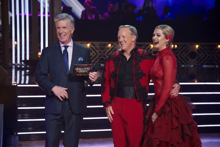 Tom Bergeron, Sean Spicer and Lindsay Arnold on 'Dancing With The Stars'