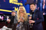 Ryan Seacrest, Carrie Underwood Hand Out ‘American Idol’ Platinum Ticket on New Year’s Eve