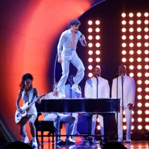 Benson Boone performs at the 67th Grammy Awards