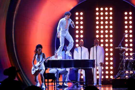 Benson Boone performs at the 67th Grammy Awards