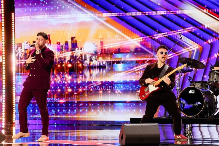 Music Duo Crash Adams Make the Judges Smile in ‘AGT’ Early Release Audition